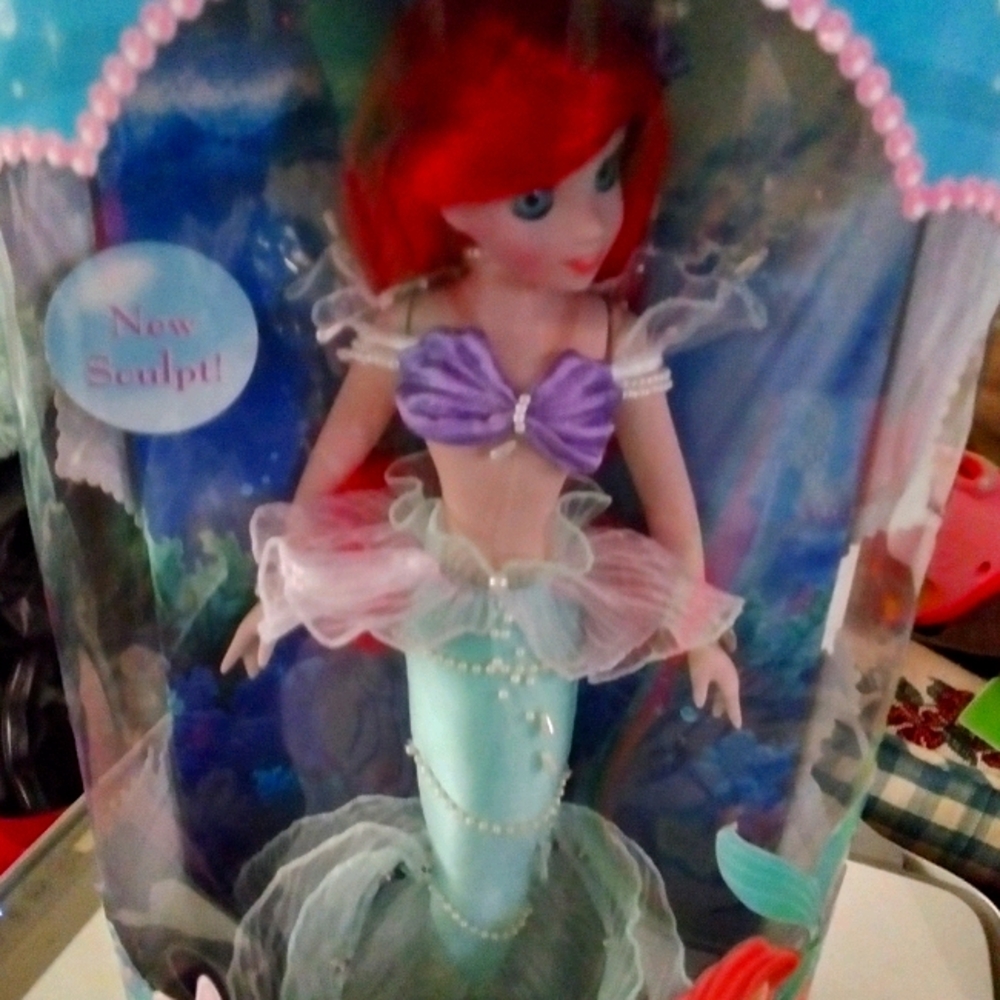 Walt Disney Special edition porcelain Ariel Mermaid